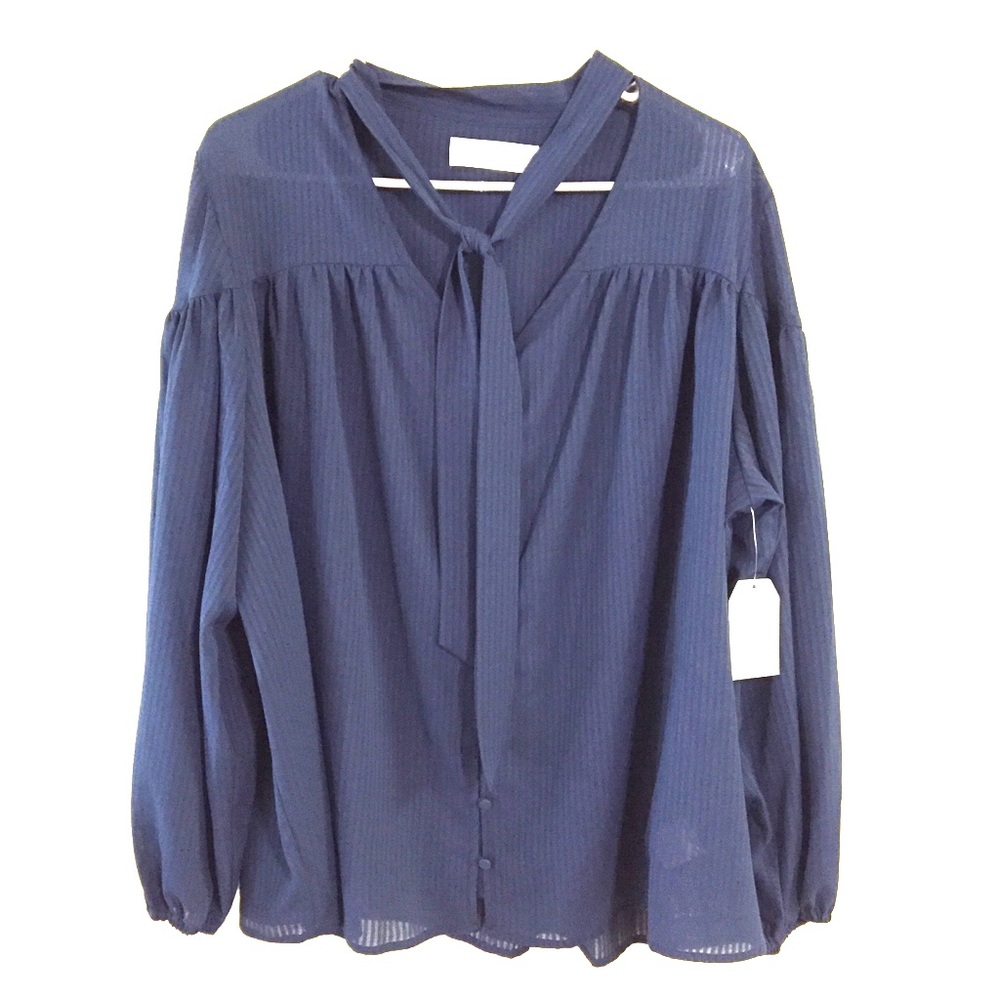 Time and tru tie front top relaxed fit navy